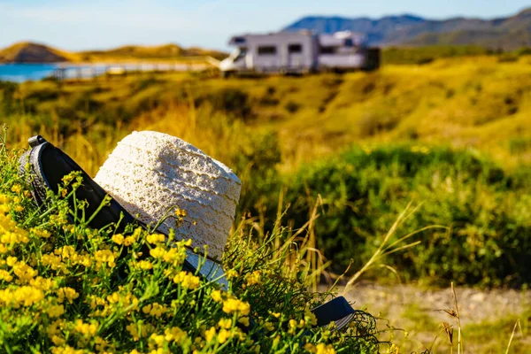 Sombrero Verano Flores Amarillas Costa Del Mar Autocaravanas Camping Playa — Foto de Stock