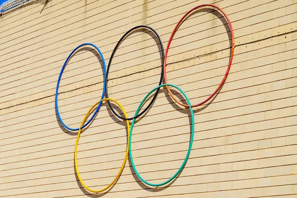 Olympiska Spelen Symbol Utomhus Väggen Idrottstävlingar — Stockfoto