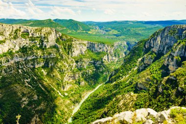 Provence France 'daki Verdon Gorge' da. Dağ manzarası. Belvedere de la Dent d 'Aire izleme noktasından görüntü.