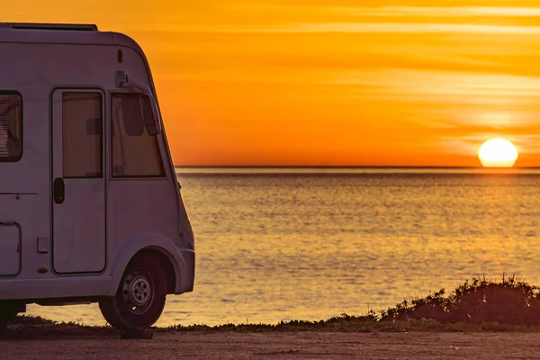 Camper Napkeltekor Földközi Tenger Partján Costa Del Sol Andalucia Spanyolország — Stock Fotó