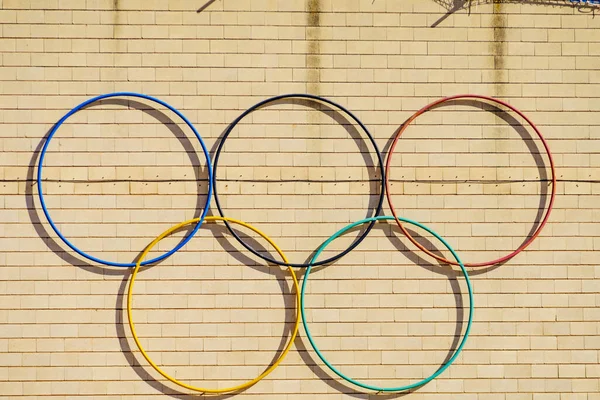 Olympiska Spelen Symbol Utomhus Väggen Idrottstävlingar — Stockfoto