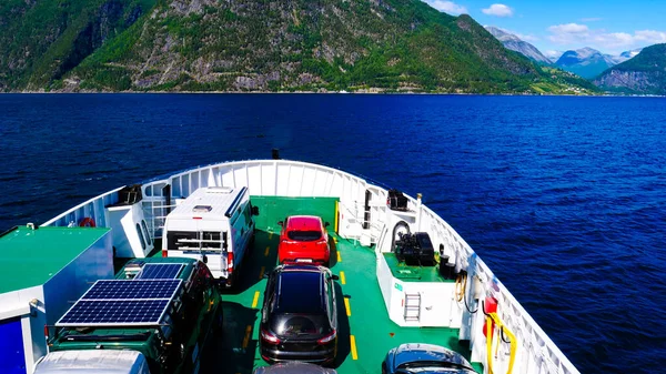 Bateau Ferryboat Avec Voitures Van Sur Fjord Nordique Tourisme Vacances — Photo