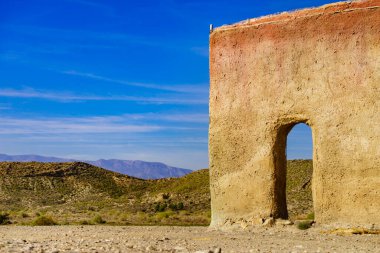 Film mekanı, İspanya, Sierra Alhamilla 'daki El Chorrillo köyü. Turist eğlencesi