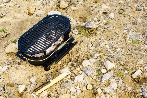 Empty Portable Barbeque Grill Brush Cleaning Oven — Stock Photo, Image