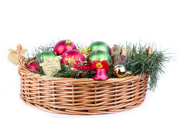 Yılbaşı sepeti dekore edilmiş