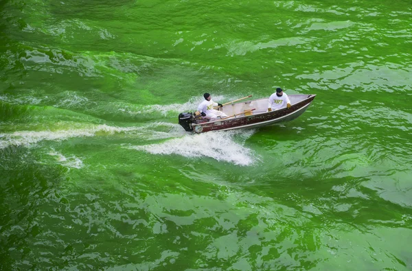 Rio Chicago tingido de verde — Fotografia de Stock