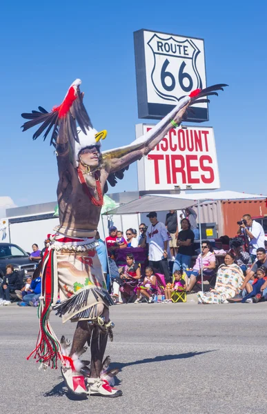 Gallup mellan tribal indiska ceremoniella — Stockfoto