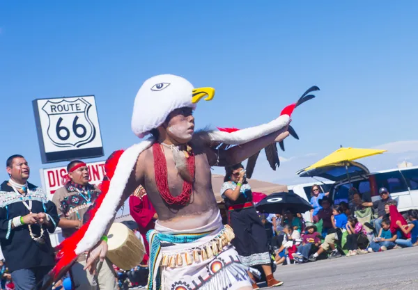 Gallup mellan tribal indiska ceremoniella — Stockfoto