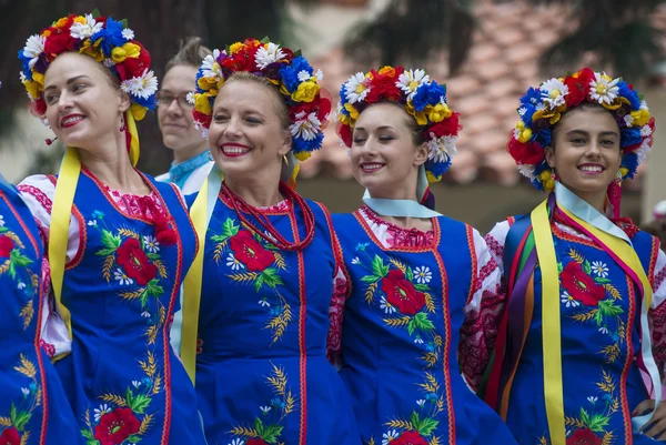 Ukrainian folk dancers — Stock Photo, Image