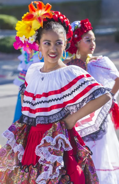 Hispanic internationale dag parade — Stockfoto