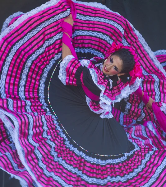 Danza folclorica mexicana fotos de stock, imágenes de Danza folclorica mexicana sin royalties | Depositphotos Danza folclorica mexicana fotos de stock, imágenes de Danza folclorica mexicana sin royalties | Depositphotos