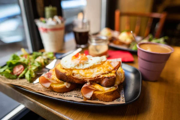 Delicioso Desayuno Huevo Tostado —  Fotos de Stock