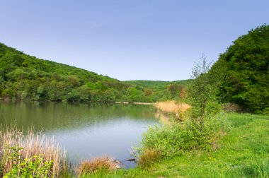 arka planda Dağları'Lake