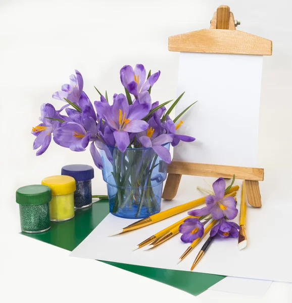 Mor bahar Çiğdem çiçek.