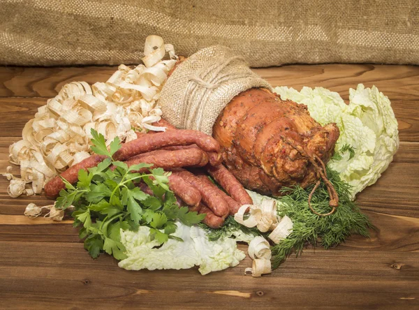 Sült sertéshús és a kolbász, vadászat — Stock Fotó