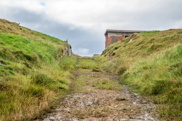 The ruins of Lenan Head fort at the north coast of County Donegal, Ireland. — Stock Photo, Image