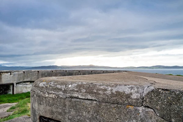 As ruínas de Lenan Head fort na costa norte do Condado de Donegal, Irlanda. — Fotografia de Stock
