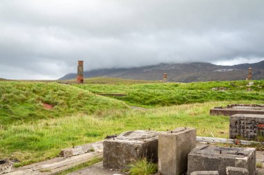 İrlanda 'nın Donegal ilçesinin kuzey kıyısındaki Lenan Head kalesinin kalıntıları..