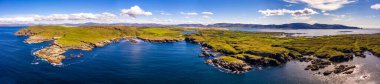 Portnoo Rossbeg ve Dawros 'tan Dunmore' un havadan görünüşü County Donegal - İrlanda.