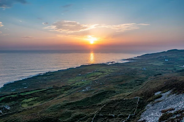 Puesta de sol en Crohy Head en el Condado de Donegal - Irlanda — Foto de Stock