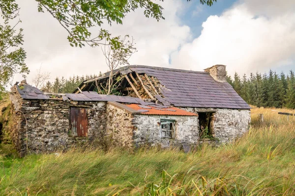 Derelict cottage at Croaghnageer in County Donegal - Ireland — Stock Photo, Image