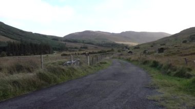 Glenties ve Ballybofey arasındaki Bluestack Dağları 'na yağan yağmur miktarı - İrlanda