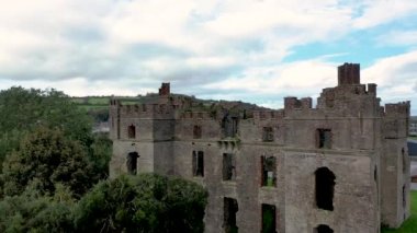 İrlanda Donegal 'deki Raphoe şatosunun kalıntıları.