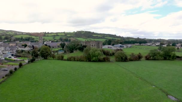 Los restos del castillo de Raphoe en el Condado de Donegal - Irlanda — Vídeo de stock