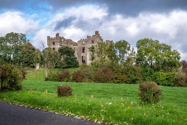 De overblijfselen van Raphoe kasteel in county Donegal - Ierland — Stockfoto
