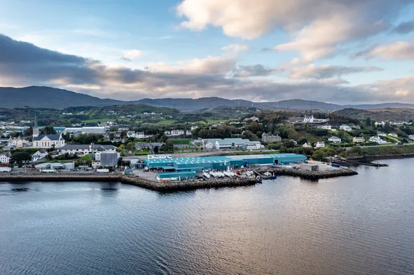 Killybegs, Irland - 13 oktober 2021 - Killybegs är Irlands viktigaste fiskehamn — Stockfoto