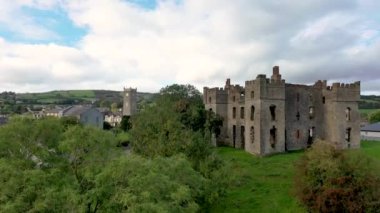İrlanda Donegal 'deki Raphoe şatosunun kalıntıları.