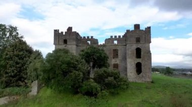 İrlanda Donegal 'deki Raphoe şatosunun kalıntıları.