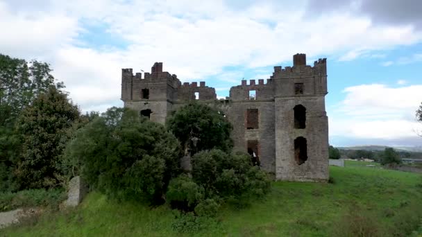 Los restos del castillo de Raphoe en el Condado de Donegal - Irlanda — Vídeo de stock