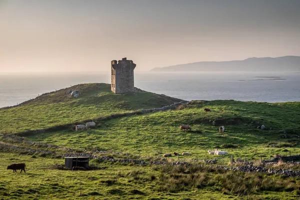 Crohy Head Signal Tower i Maghery by Dungloe - Irland — Stockfoto