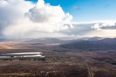 Glenveigh, Donegal, İrlanda 'daki Muckish Dağı' ndan görüldü.
