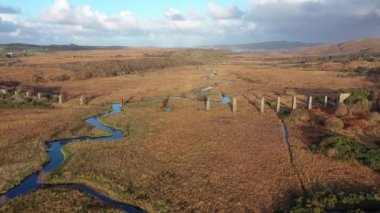 Creeslough in County Donegal - İrlanda 'dan Owencarrow Demiryolu Viaduct' unun hava manzarası