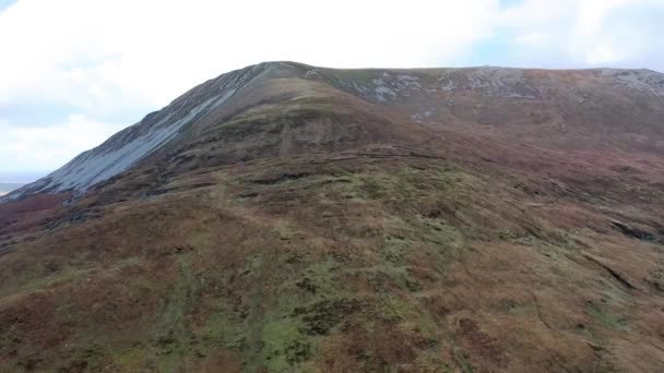 Luftaufnahme des Muckish Mountain in der Grafschaft Donegal - Irland — Stockvideo