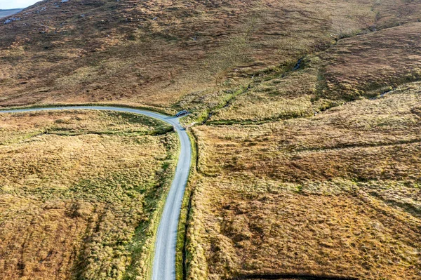 Lecące nad R254 obok Parku Narodowego Glenveagh - County Donegal, Irlandia. — Zdjęcie stockowe