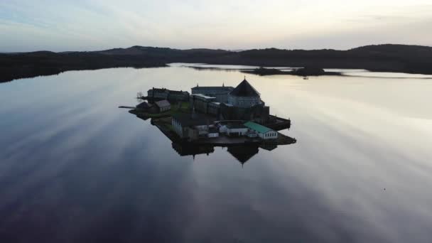 Красивый Лох-Дерг в графстве Донегал - Ирландия — стоковое видео