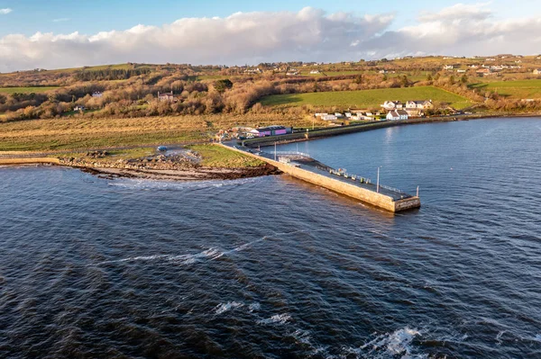 The pier in Mountcharles in County Donegal - Ireland. — Stock Photo, Image