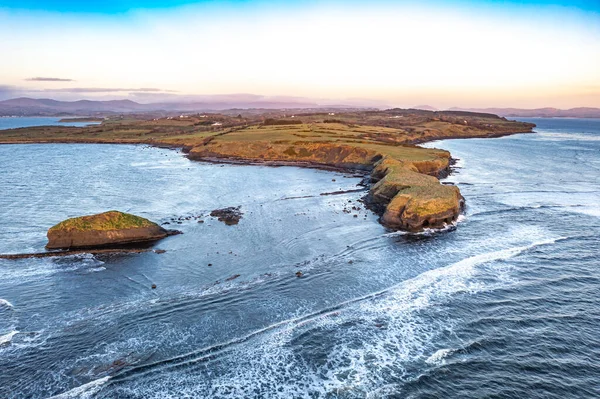 Donegal ilçesindeki Mountcharles, İrlanda 'daki Kartallar Yuvası' ndaki güzel sahil..