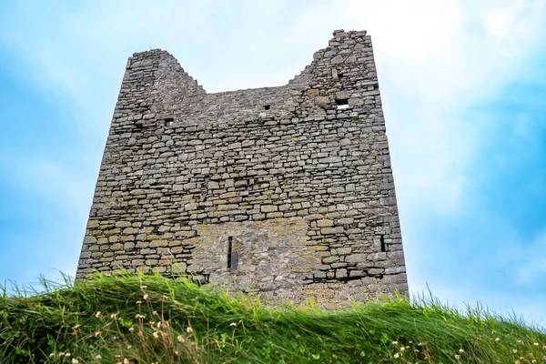 Zamek Rossle na molo Easky w hrabstwie Sligo - Republika Irlandii. — Zdjęcie stockowe