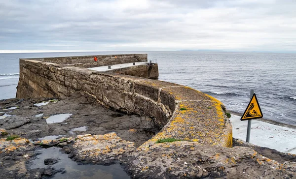 Rossle slott vid Easky piren i länet Sligo - Republiken Irland. — Stockfoto