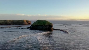 Donegal, İrlanda 'da Mountcharles' ın güzel kartallar yuvası..