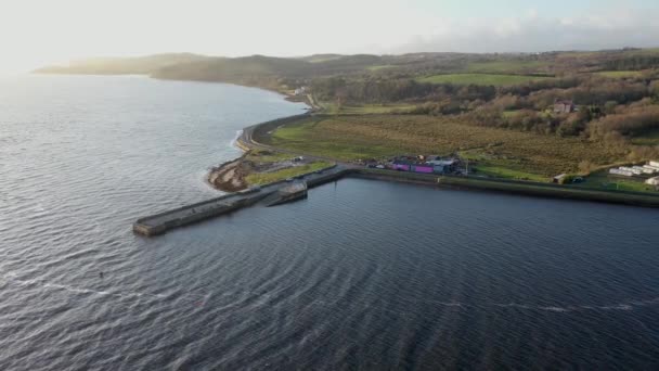 Η προβλήτα στο Mountcharles στην κομητεία Donegal - Ιρλανδία. — Αρχείο Βίντεο