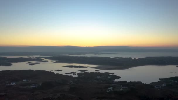 Vol de Kincasslagh à Cruit Island dans le comté de Donegal - Irlande — Video