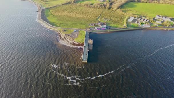 El muelle de Mountcharles en el Condado de Donegal - Irlanda. — Vídeos de Stock