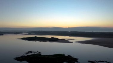 Donegal, İrlanda 'daki Kincasslagh' dan Cruit Adası 'na uçuyor.