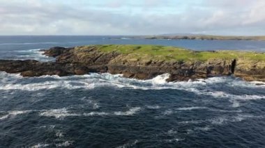 Güzel ada Inishbarnog Rossbeg, Donegal, İrlanda.