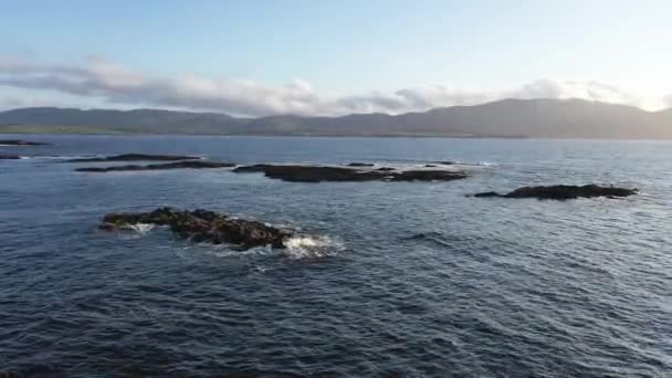 Donegal ilçesindeki Rossbeg limanındaki güzel Atlantik kıyısı - İrlanda — Stok video